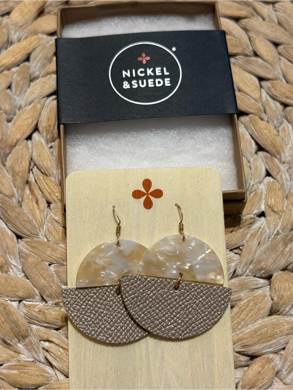Luna style earrings in color Lip Gloss by Nickel & Suede